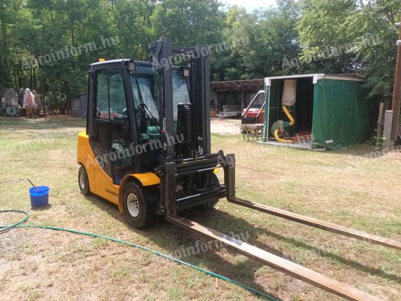 3,5 t-s gázos targonca