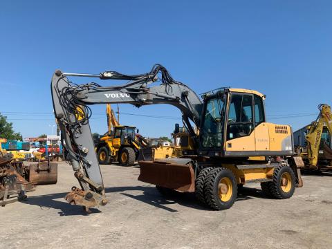 Volvo EW140C gumikerekes kotró