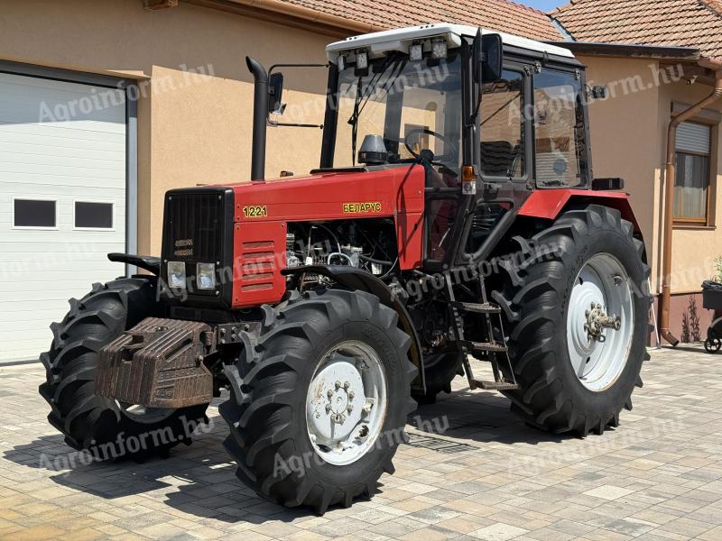 Belarus MTZ 1221.2 traktor