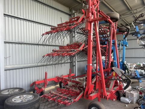 Eladó Gyomfésű Eladó Gyomfésű