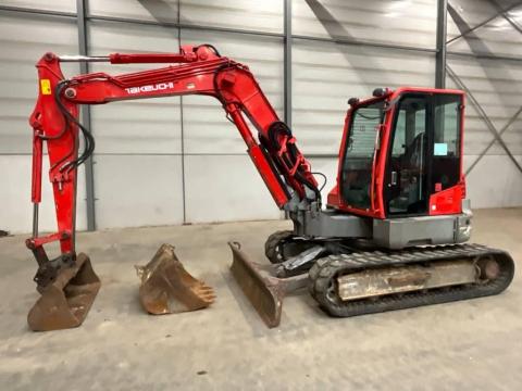 Takeuchi TB 280 FR / 2015 / 3.586 h üzemóra / Lízing 20%-tól