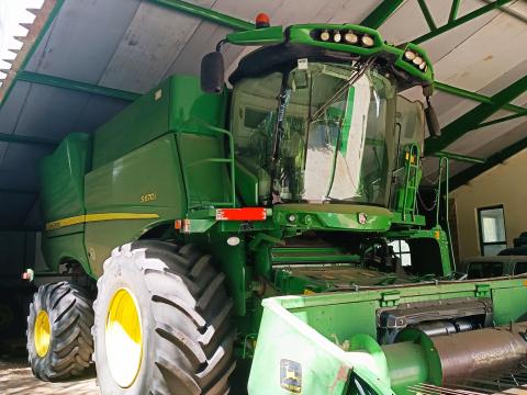 John Deere S670i John Deere S670i