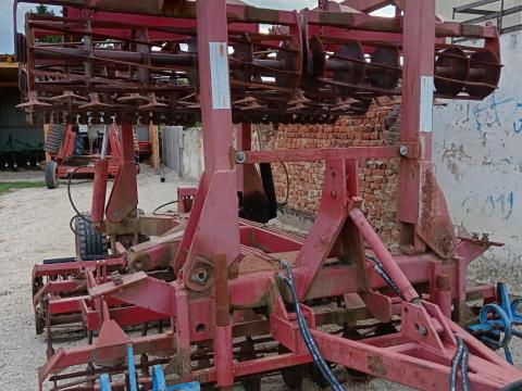 Kompaktor kombinátor magágykészítő Kompaktor kombinátor magágykészítő