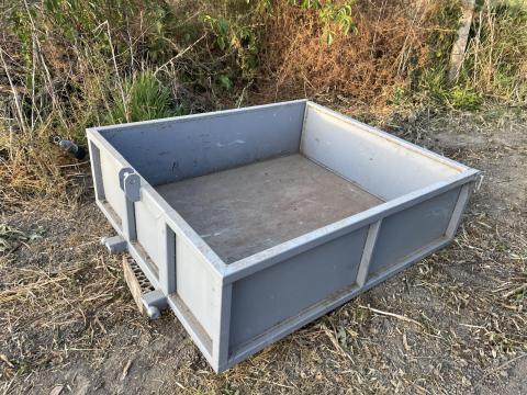 Függesztett szállítóláda, Cat 1. Szállító láda Függesztett szállítóláda, Cat 1. Szállító láda