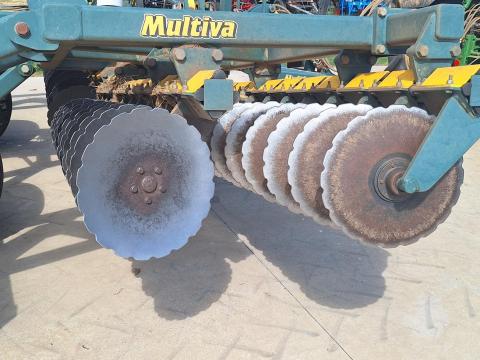 Rövidtárcsa 6 méter munkaszélességgel, DD elmunkáló hengerrel – 2016-os évjárat