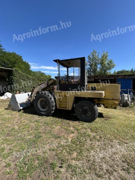 UNC rakodógép eladó