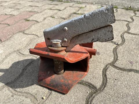 Pótkocsi húzató eladó Pótkocsi húzató eladó