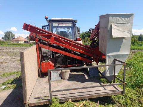 Sárgarépafelszedő gép Sárgarépafelszedő gép