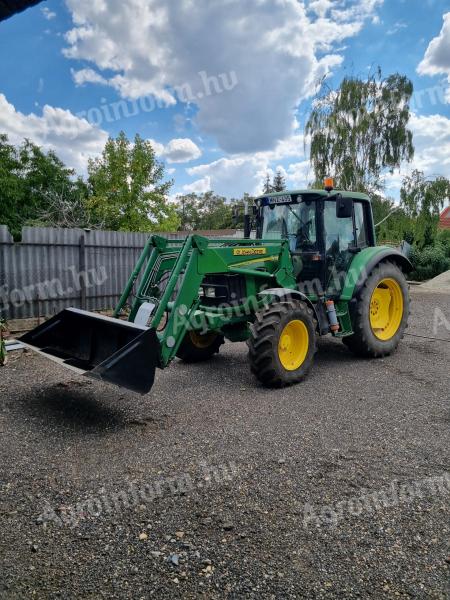 John Deere 6220
