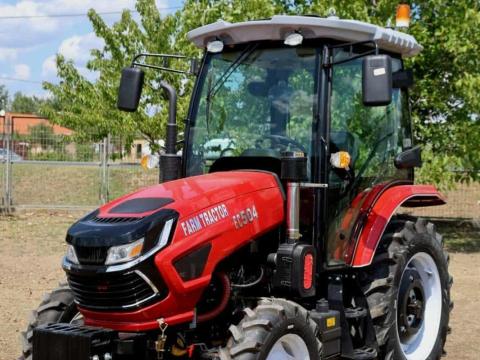 FarmTractor 504 fülkés | Készlet akció | 3 év garanciával | Klíma | Légfék | 4 henger FarmTractor 504 fülkés | Készlet akció | 3 év garanciával | Klíma | Légfék | 4 henger