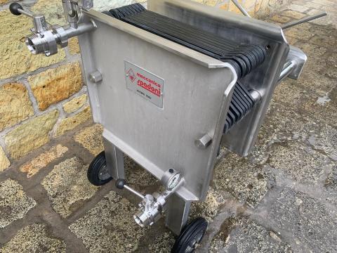 SPADONI 40x40 borászati lapszűrő