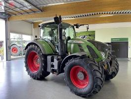 Fendt 724 VARIO S4 PROFI PLUS traktor