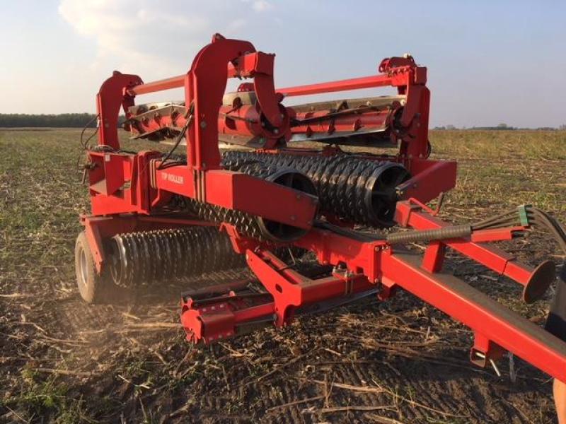 Tip Roller 8, 2m hengerre felszerelhető Top Cutter szártörő adapter