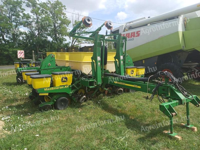 John Deere 1770