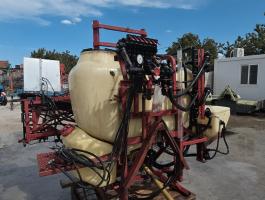 Hardi 800L hidraulikus szántóföldi permetező