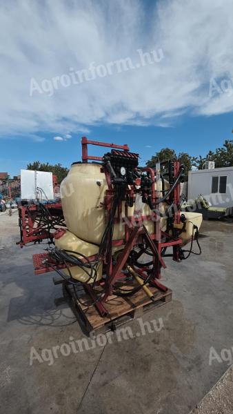 Hardi 800L hidraulikus szántóföldi permetező