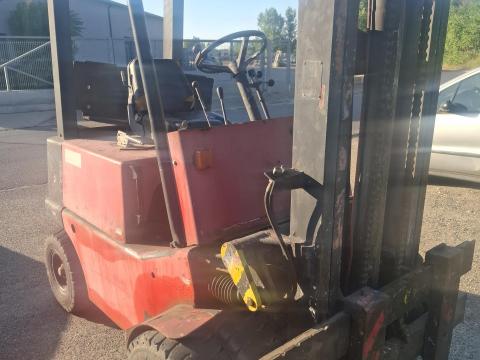 Desta 2,5 tonnás dízel targonca Desta 2,5 tonnás dízel targonca