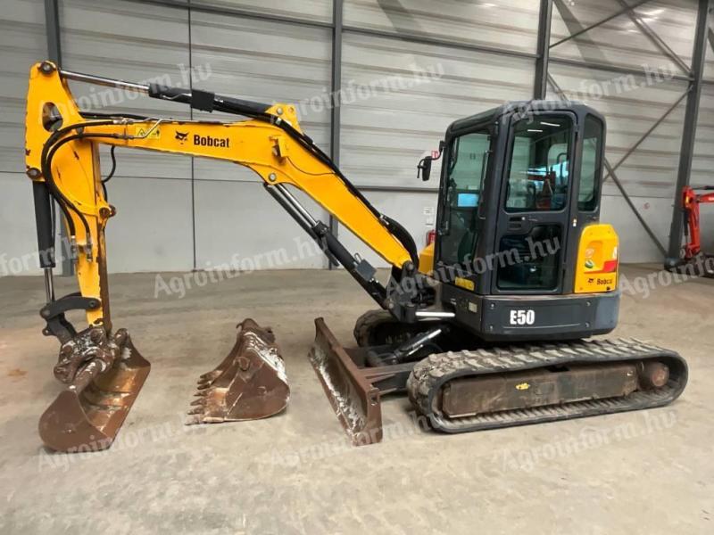 Bobcat E 50 EM / 2015 / 3 247 üzemóra / Lízing 20%-tól