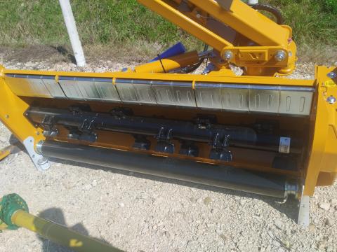 Alpego Trilat TL35-200e – 2 méteres rézsűzúzó készletről