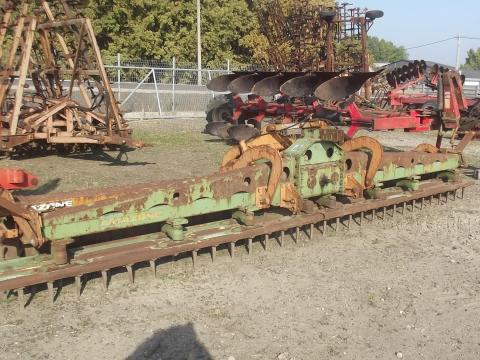 Amazon 6m-es rezgőborona tarajos hengerrel eladó Amazon 6m-es rezgőborona tarajos hengerrel eladó