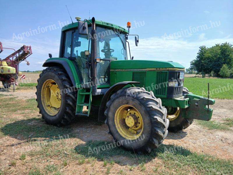 John Deere 6600
