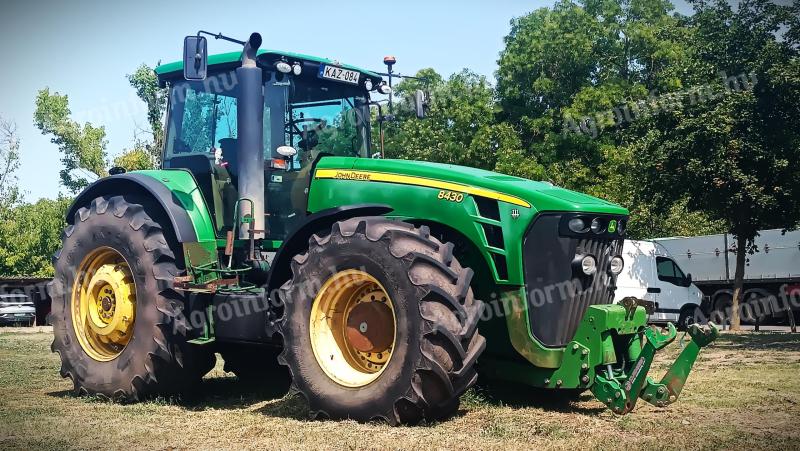 John Deere 8430 traktor