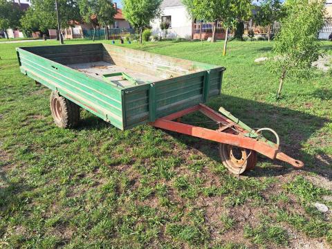 Eladó egytengelyes pótkocsi papírok nélkül Eladó egytengelyes pótkocsi papírok nélkül