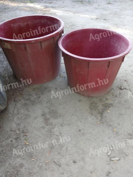 Szüretelő kád 500 literes kapacitással eladó