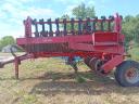 HE-VA vontatott Tip Roller 820 (8,2 m-es rögtörő henger)