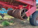 HE-VA vontatott Tip Roller 820 (8,2 m-es rögtörő henger)