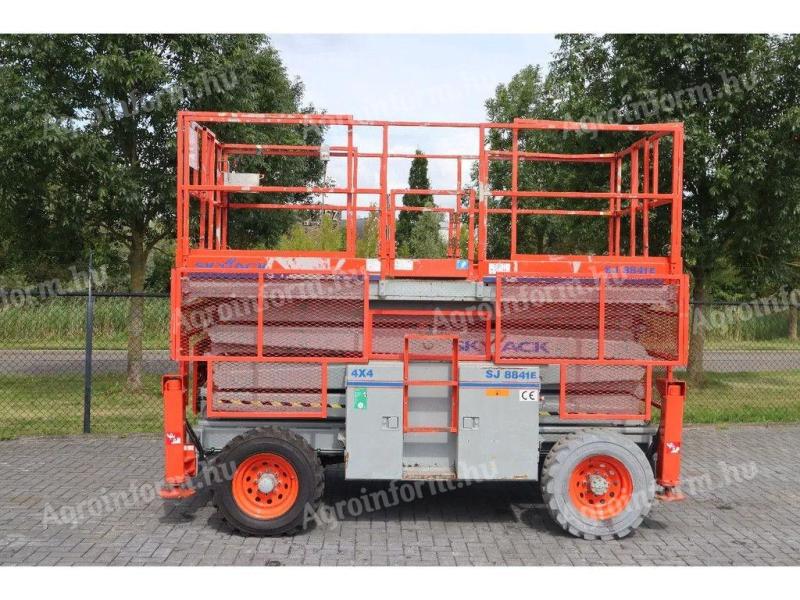 Skyjack SJ8841 E / 14,5 m / 681 kg / 2007 / 272 üzemóra / Lízing 20%-tól