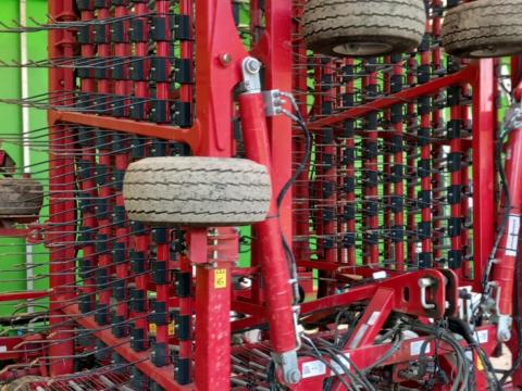 Horsch Cura 12 ST gyomfésű Horsch Cura 12 ST gyomfésű