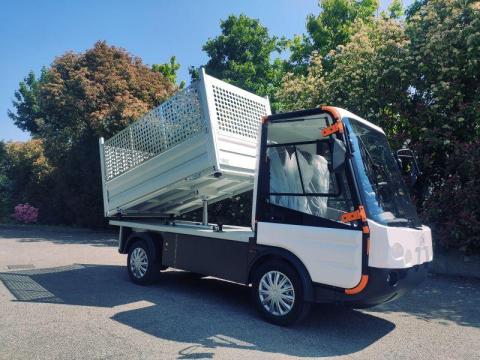 Esagono Gastrone billenthető platós – 100% elektromos kompakt haszongépjármű – Royal-Kert Kft