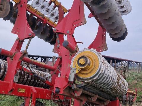 Väderstad Carrier 650 rövidtárcsa simítóval Väderstad Carrier 650 rövidtárcsa simítóval