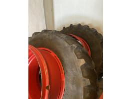 34-es ikerkerék garnitúra gumival,  csatokkal,  kompletten eladó