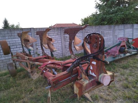 Vogel Noot hármas váltva-forgató eke Vogel Noot hármas váltva-forgató eke