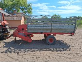 Kis Hamster rendfelszedő kocsi, 8 köbös, alsó húzós, kis traktorra való