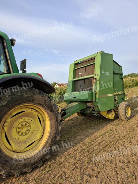 John Deere 550 bálázó