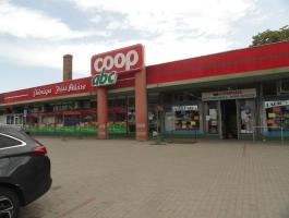 Kecel központjában üzletház eladó