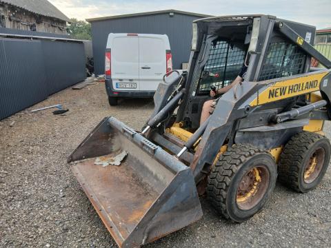 New Holland homlokrakodó New Holland homlokrakodó