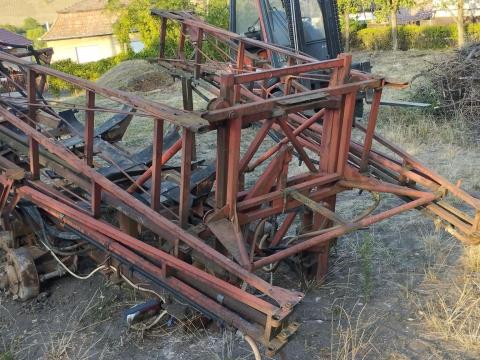 Permetező keret 17-18 méteres, hidraulikus magasságállítással Permetező keret 17-18 méteres, hidraulikus magasságállítással