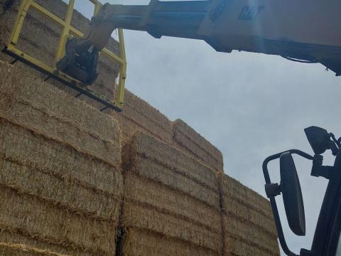 Nagy kocka bálás szalma Nagy kocka bálás szalma