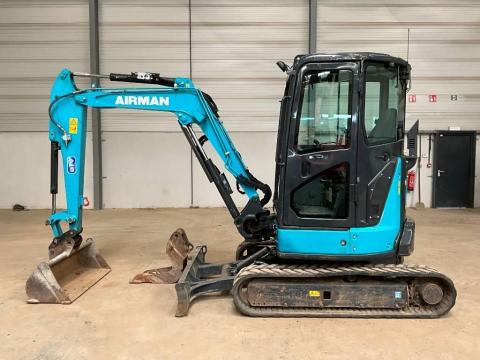 Airman AX 33 U-7 / 2022 / 1 636 üzemóra / Lízing 20%-tól