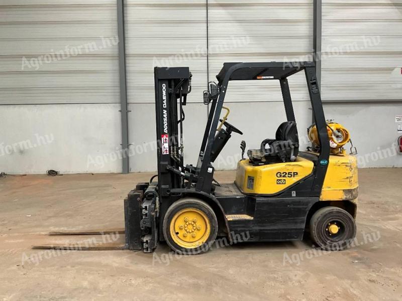 Doosan G 25 P-3 / 2005 / 9 668 üzemóra / Lízing 20%-tól