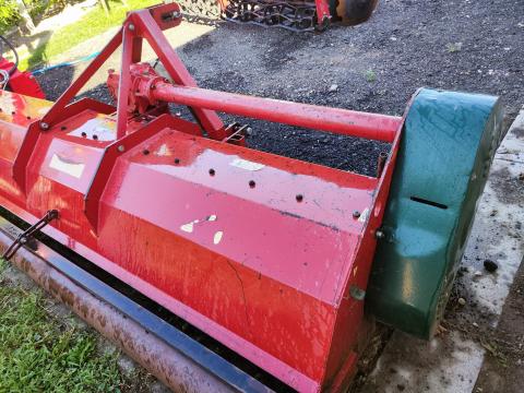 Komáromi KB 303, vízszintes tengelyű szárzúzó Komáromi KB 303, vízszintes tengelyű szárzúzó