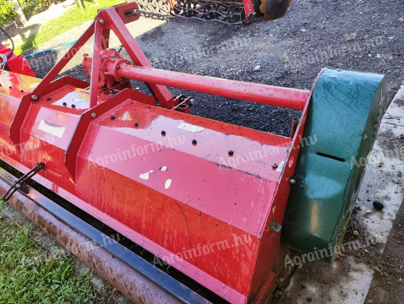 Komáromi KB 303, vízszintes tengelyű szárzúzó