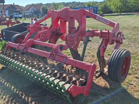 UNIA Kret Flow 4B 3 m-es talajlazító kiváló állapotban