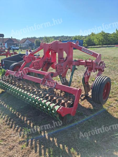 UNIA Kret Flow 4B 3 m-es talajlazító kiváló állapotban, csökkentett áron