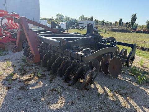 Agro-Tom 3.0 függesztett rövidtárcsa Agro-Tom 3.0 függesztett rövidtárcsa