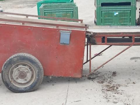 Eladó hagymatisztító gép zsákolóval és osztályozóval Eladó hagymatisztító gép zsákolóval és osztályozóval